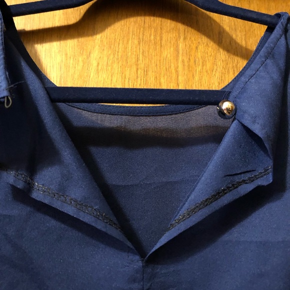 BLOUSE SIZE MEDIUM NWOT - Picture 2 of 3